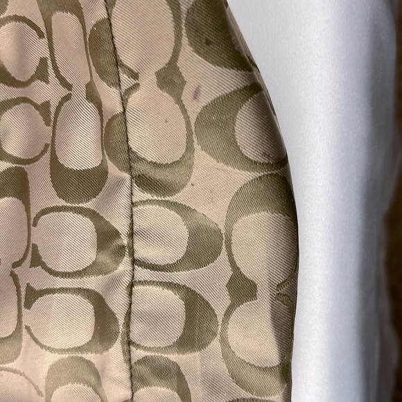 Coach Hamptons Lilac and White Leather Hand Bag M3Q-9605 Zip Closure Purse - Picture 14 of 16